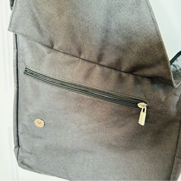 Urbani Adjustable Crossbody Bag - Picture 3 of 14